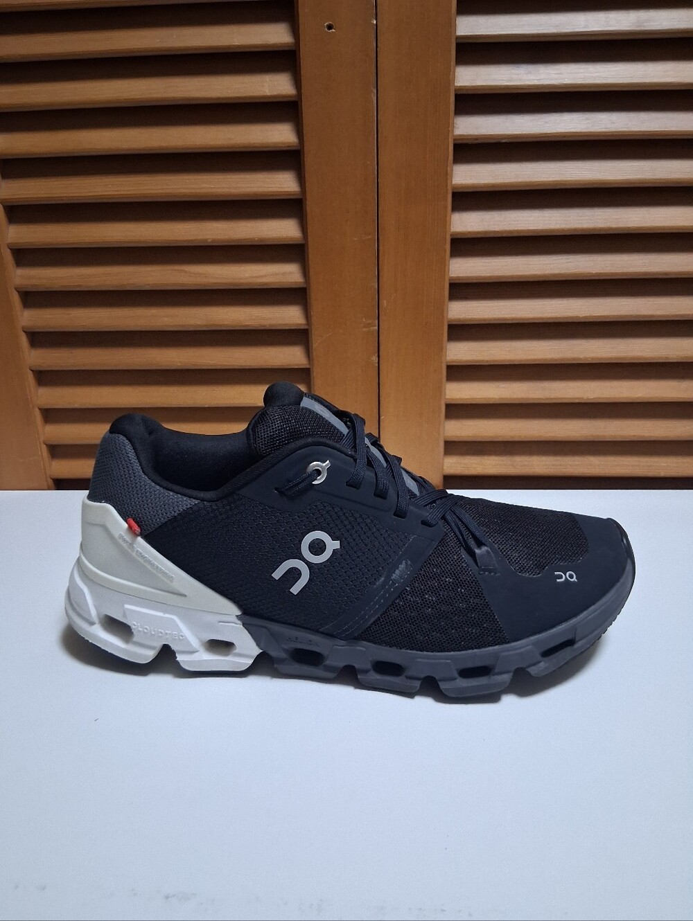 On Cloudflyer 4 Womens Size 8.5 Black White Running Shoes Sneakers